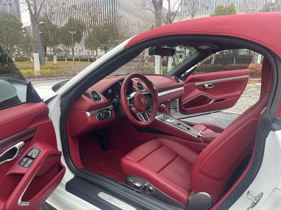 Discover undefined undefined Exterior Interior Images.Find all aspects and details of cars.