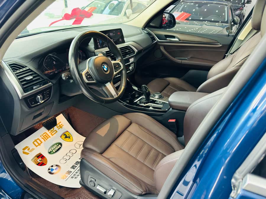 Discover undefined undefined Exterior Interior Images.Find all aspects and details of cars.