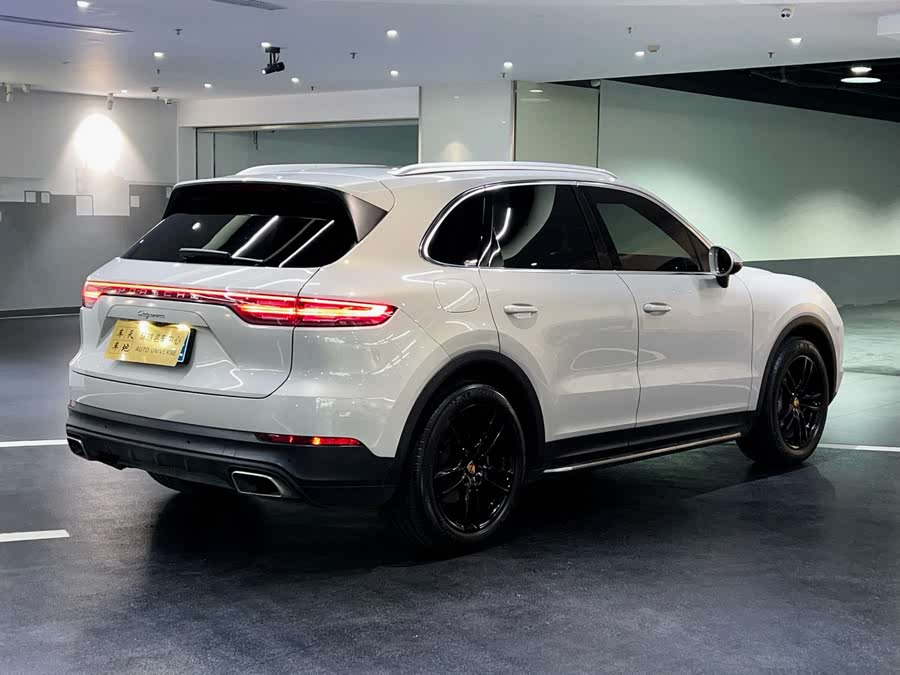 Discover undefined undefined Exterior Interior Images.Find all aspects and details of cars.