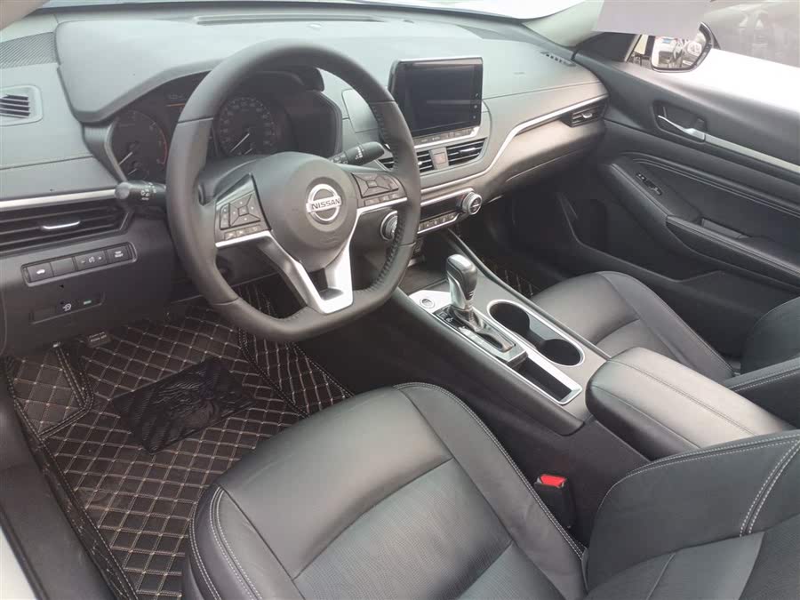 Discover undefined undefined Exterior Interior Images.Find all aspects and details of cars.