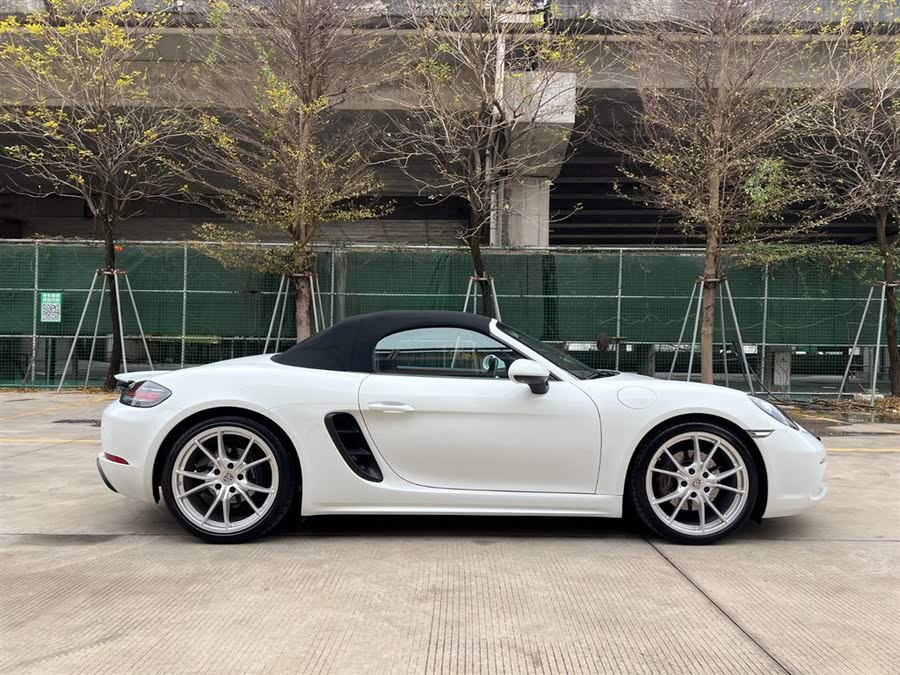 Discover undefined undefined Exterior Interior Images.Find all aspects and details of cars.
