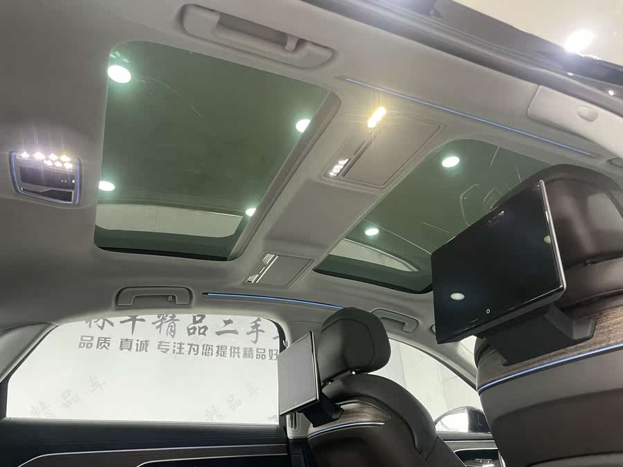 Discover undefined undefined Exterior Interior Images.Find all aspects and details of cars.