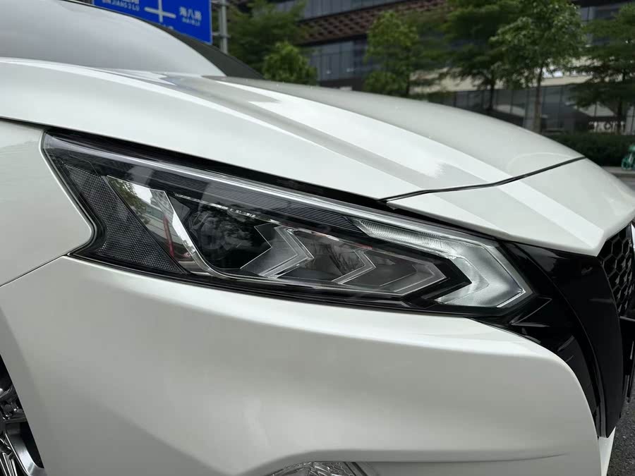 Discover undefined undefined Exterior Interior Images.Find all aspects and details of cars.
