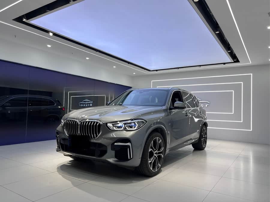 Discover undefined undefined Exterior Interior Images.Find all aspects and details of cars.