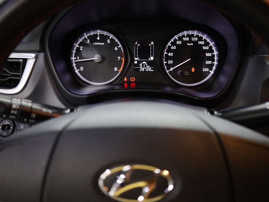 Discover undefined undefined Exterior Interior Images.Find all aspects and details of cars.