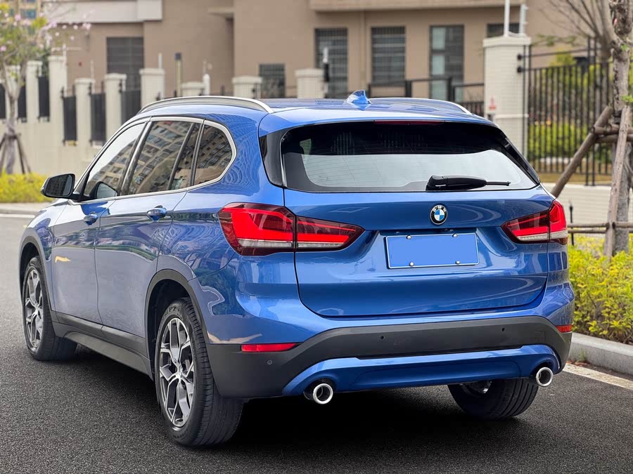Discover undefined undefined Exterior Interior Images.Find all aspects and details of cars.