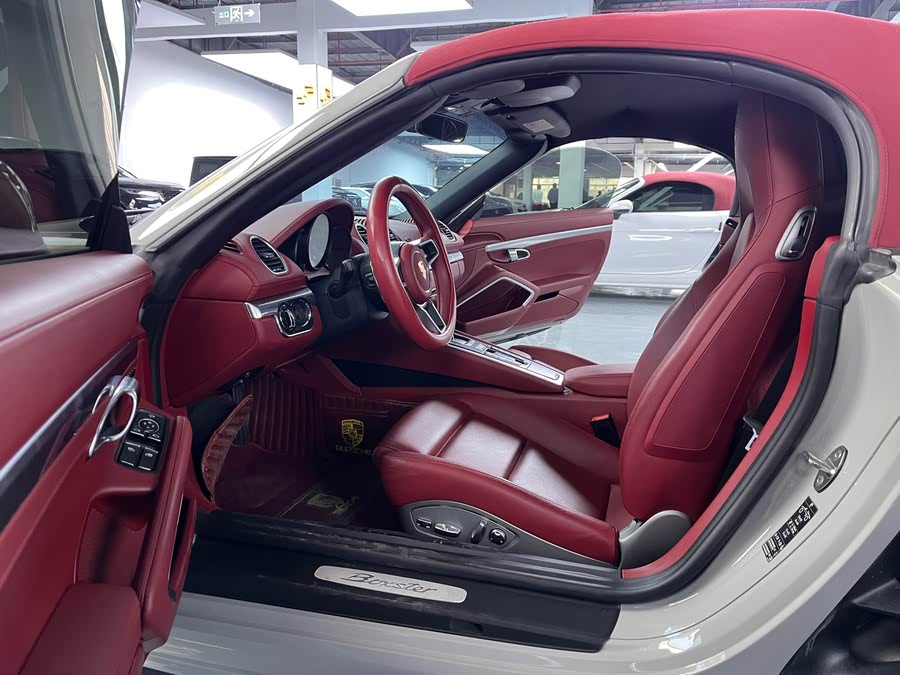 Discover undefined undefined Exterior Interior Images.Find all aspects and details of cars.