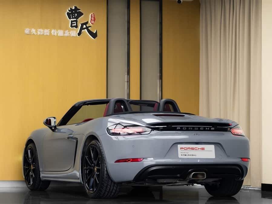 Discover undefined undefined Exterior Interior Images.Find all aspects and details of cars.