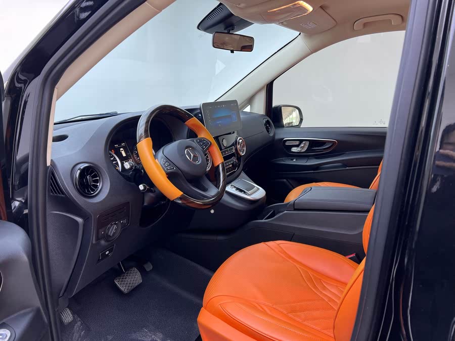 Discover undefined undefined Exterior Interior Images.Find all aspects and details of cars.