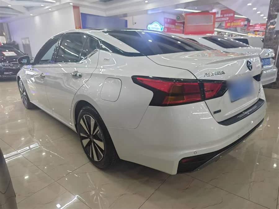Discover undefined undefined Exterior Interior Images.Find all aspects and details of cars.
