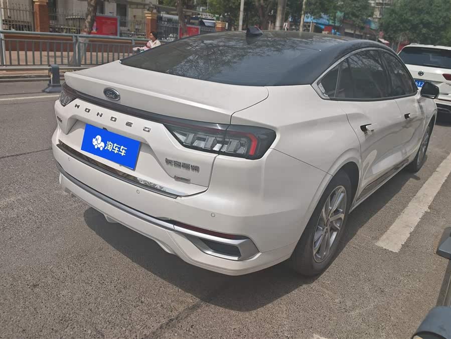 Discover undefined undefined Exterior Interior Images.Find all aspects and details of cars.
