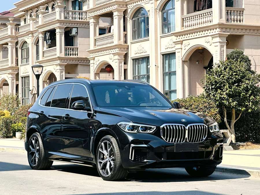 Discover undefined undefined Exterior Interior Images.Find all aspects and details of cars.