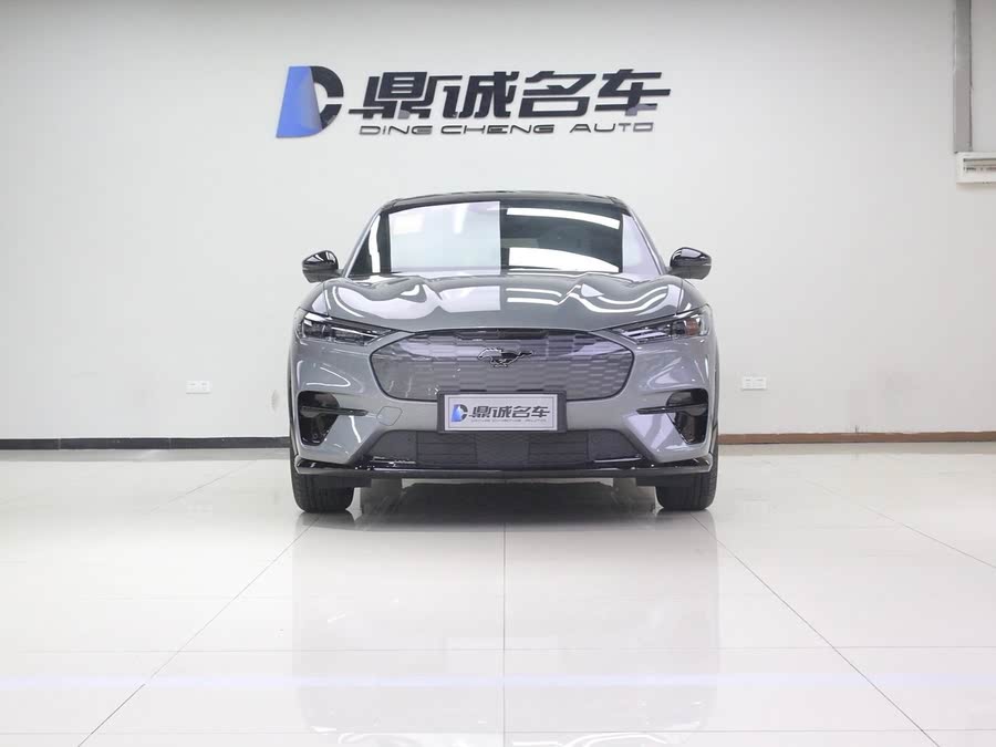 Discover undefined undefined Exterior Interior Images.Find all aspects and details of cars.