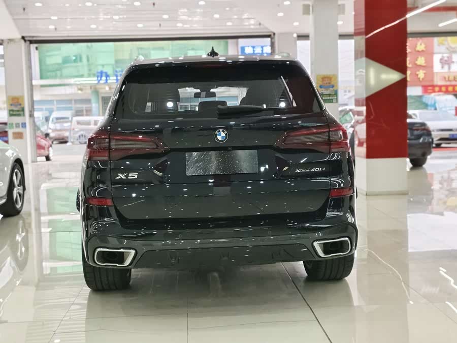Discover undefined undefined Exterior Interior Images.Find all aspects and details of cars.