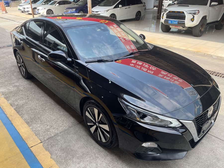 Discover undefined undefined Exterior Interior Images.Find all aspects and details of cars.