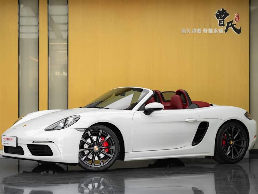 Discover undefined undefined Exterior Interior Images.Find all aspects and details of cars.