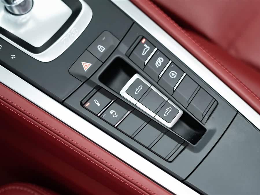 Discover undefined undefined Exterior Interior Images.Find all aspects and details of cars.