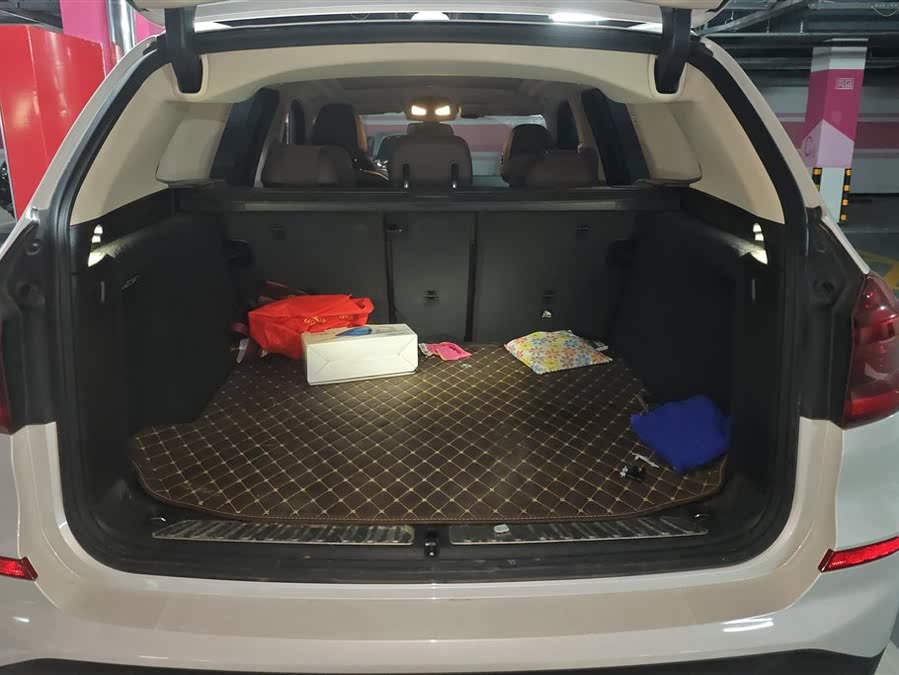 Discover undefined undefined Exterior Interior Images.Find all aspects and details of cars.