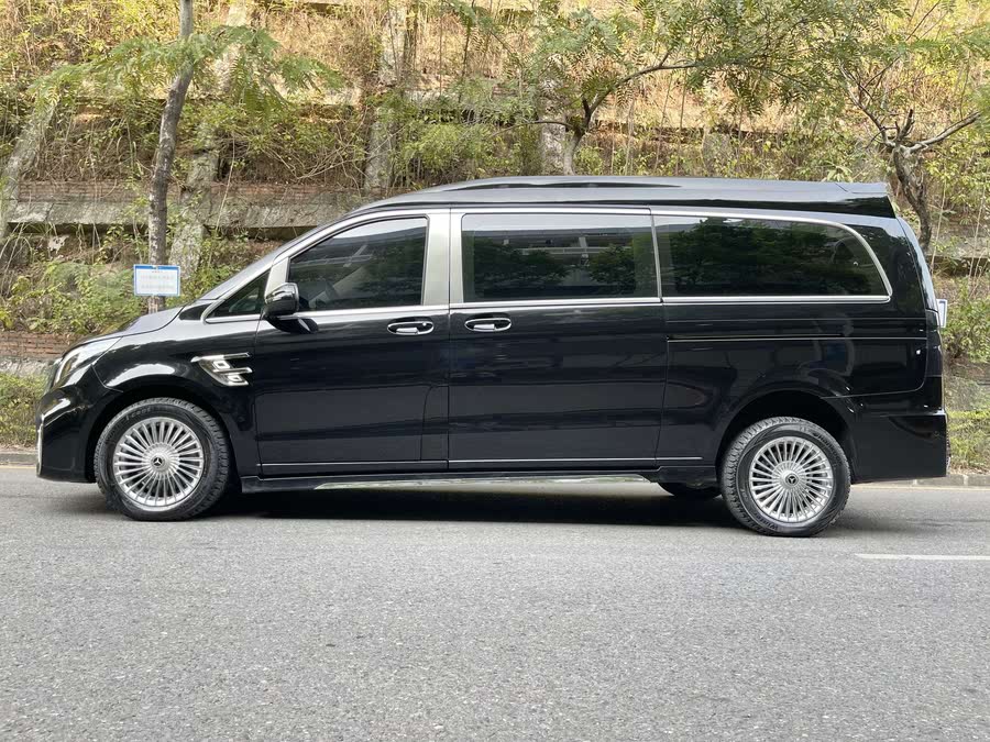Discover undefined undefined Exterior Interior Images.Find all aspects and details of cars.