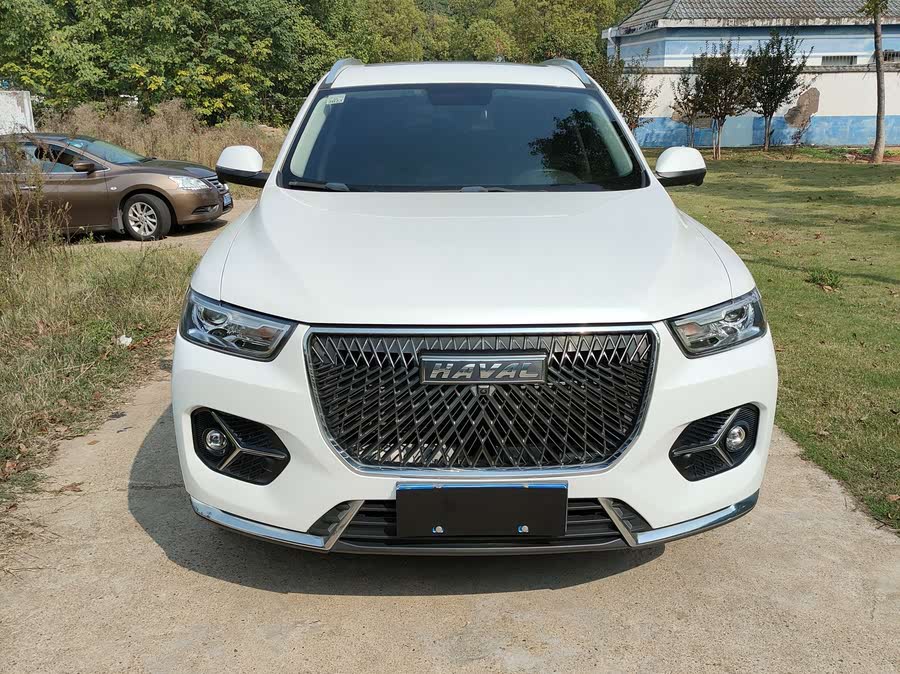 Discover undefined undefined Exterior Interior Images.Find all aspects and details of cars.