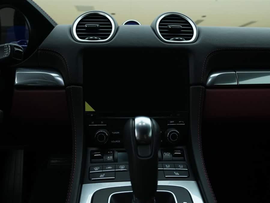 Discover undefined undefined Exterior Interior Images.Find all aspects and details of cars.