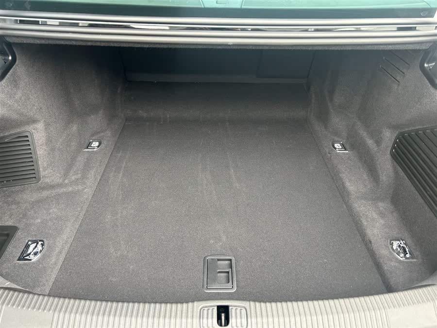 Discover undefined undefined Exterior Interior Images.Find all aspects and details of cars.
