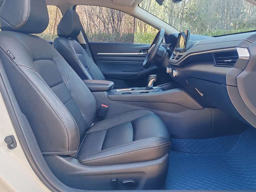 Discover undefined undefined Exterior Interior Images.Find all aspects and details of cars.