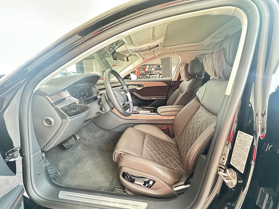 Discover undefined undefined Exterior Interior Images.Find all aspects and details of cars.