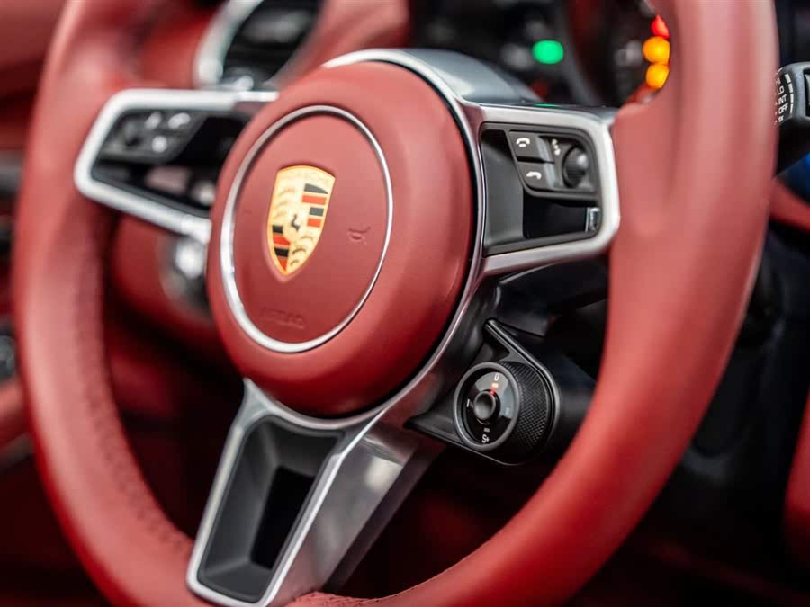 Discover undefined undefined Exterior Interior Images.Find all aspects and details of cars.