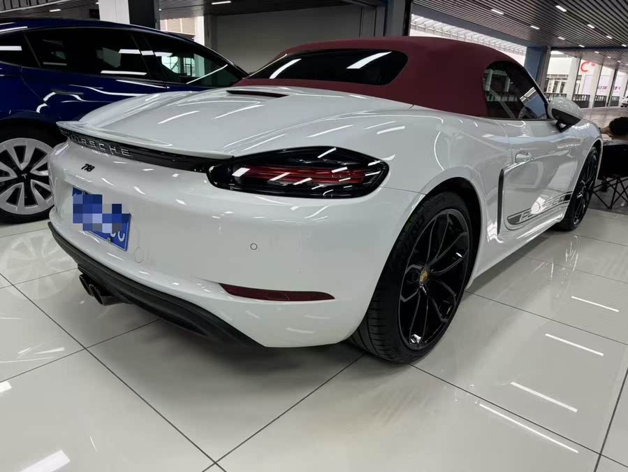 Discover undefined undefined Exterior Interior Images.Find all aspects and details of cars.