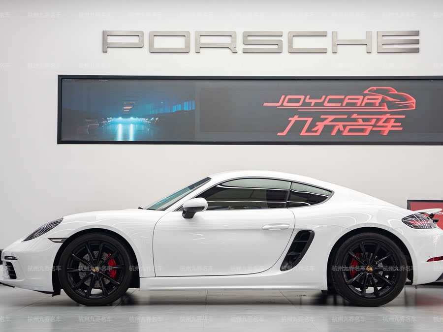 Discover undefined undefined Exterior Interior Images.Find all aspects and details of cars.