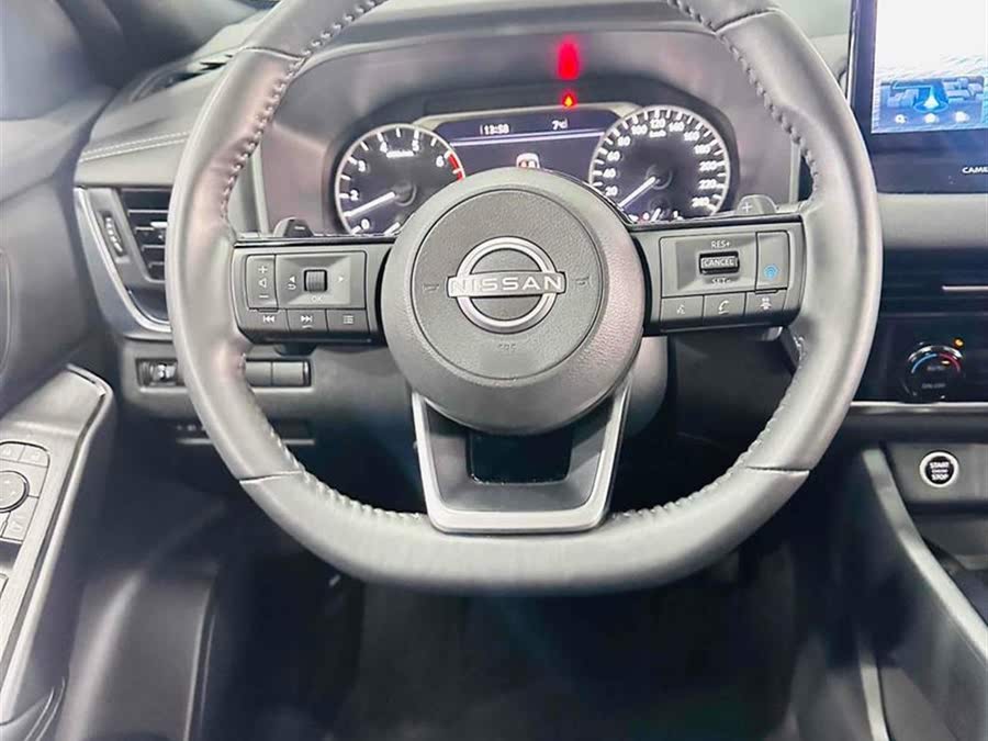 Discover undefined undefined Exterior Interior Images.Find all aspects and details of cars.