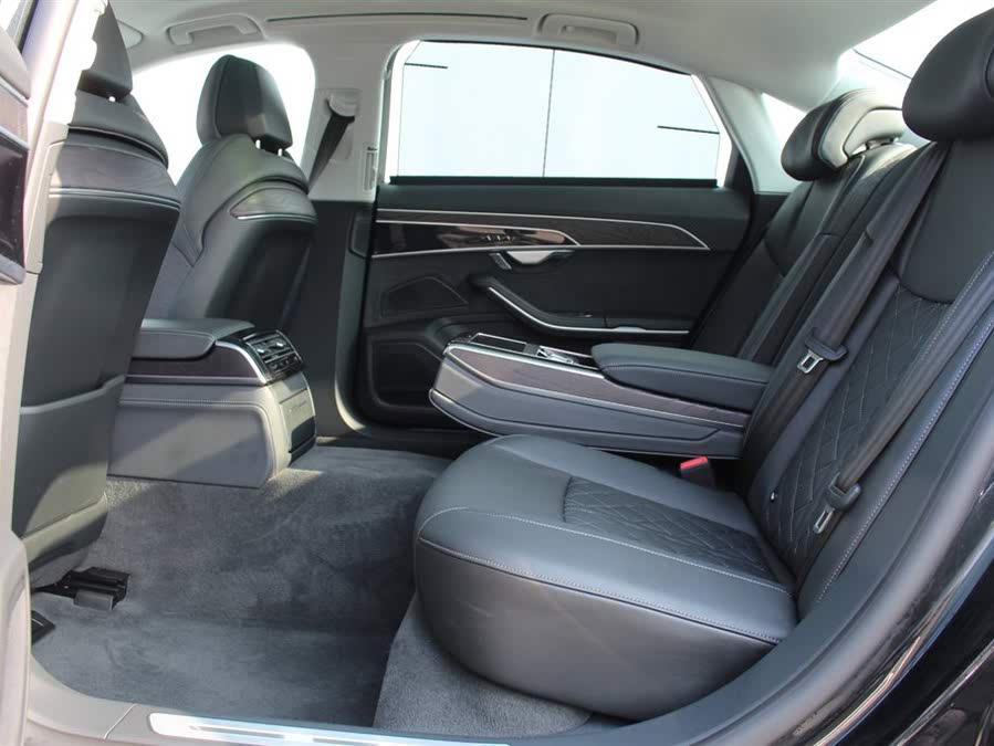Discover undefined undefined Exterior Interior Images.Find all aspects and details of cars.