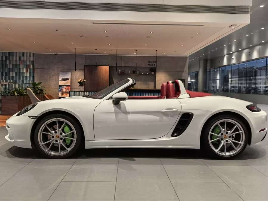 Discover undefined undefined Exterior Interior Images.Find all aspects and details of cars.