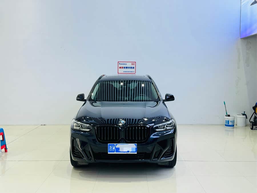 Discover undefined undefined Exterior Interior Images.Find all aspects and details of cars.