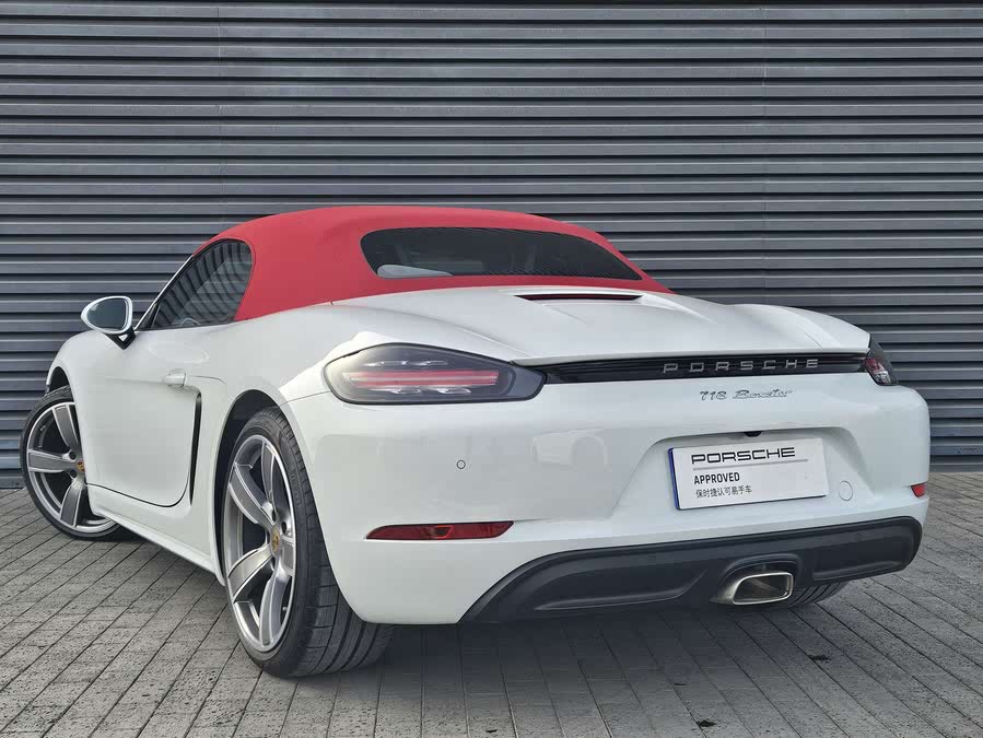 Discover undefined undefined Exterior Interior Images.Find all aspects and details of cars.