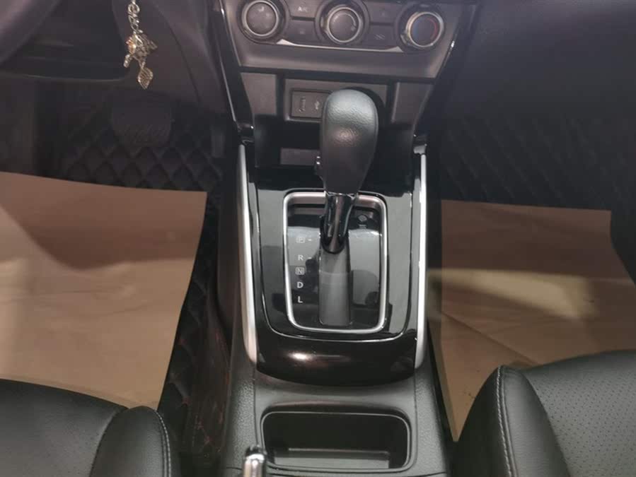 Discover undefined undefined Exterior Interior Images.Find all aspects and details of cars.
