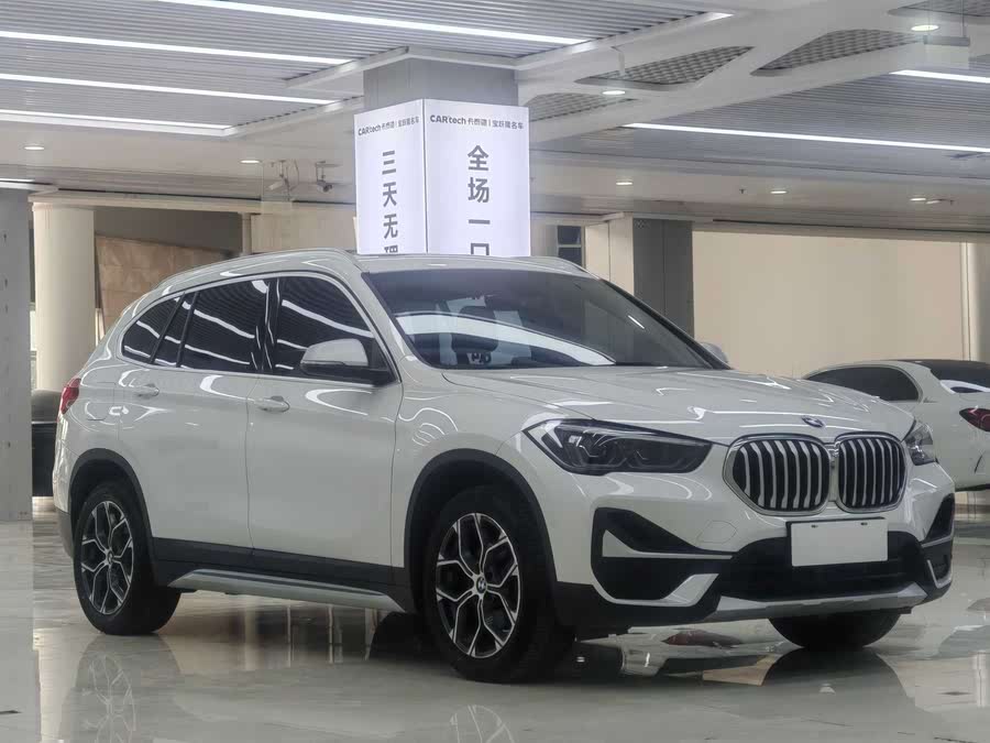 Discover undefined undefined Exterior Interior Images.Find all aspects and details of cars.