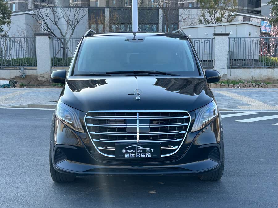 Discover undefined undefined Exterior Interior Images.Find all aspects and details of cars.