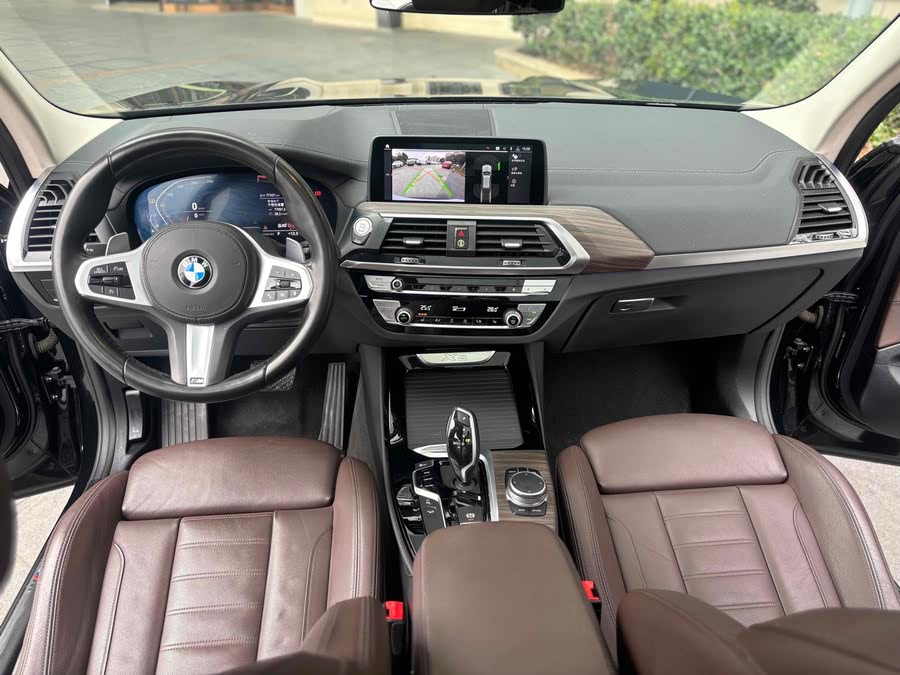 Discover undefined undefined Exterior Interior Images.Find all aspects and details of cars.