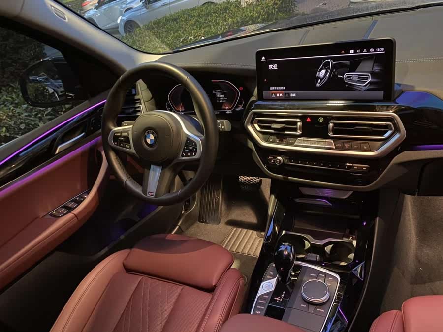 Discover undefined undefined Exterior Interior Images.Find all aspects and details of cars.