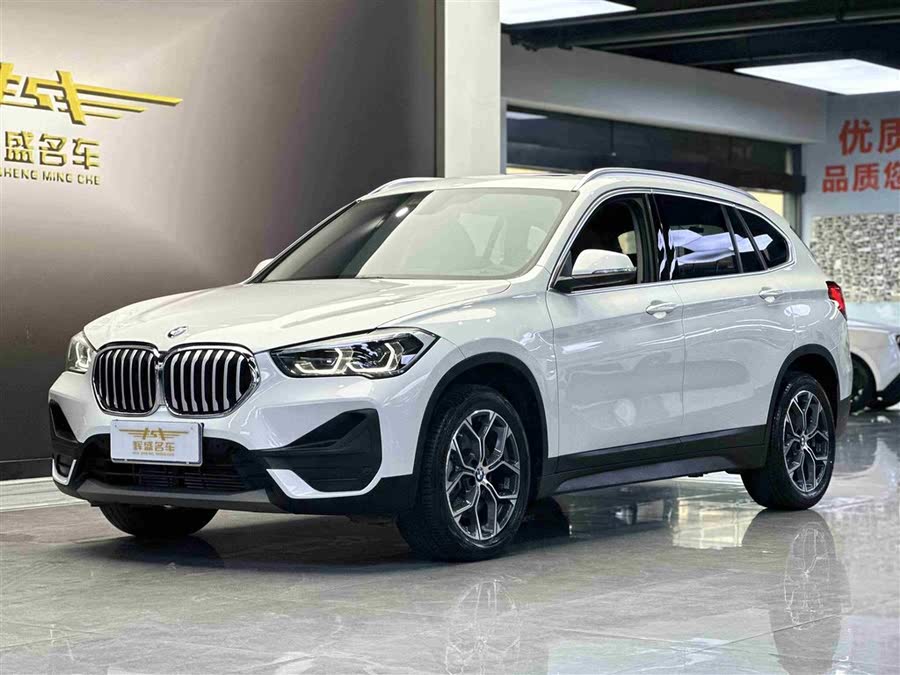 Discover undefined undefined Exterior Interior Images.Find all aspects and details of cars.