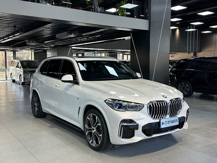 Discover undefined undefined Exterior Interior Images.Find all aspects and details of cars.