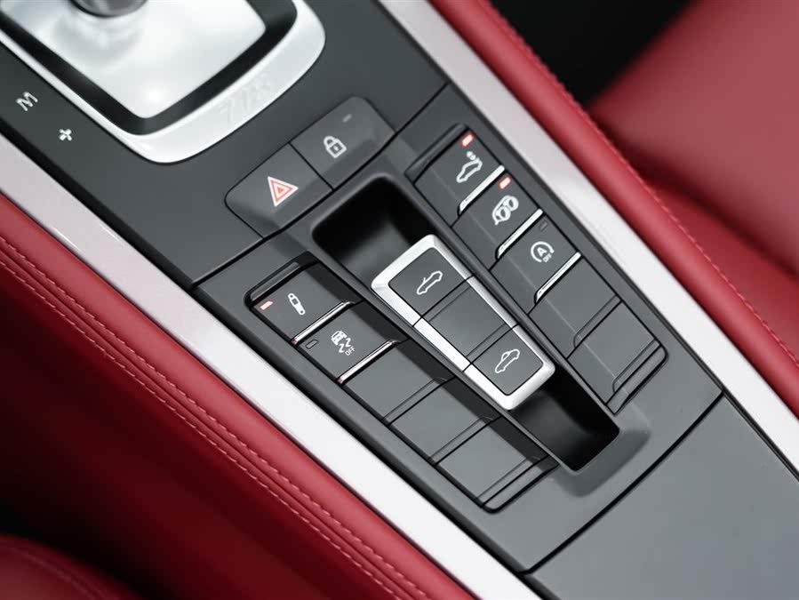 Discover undefined undefined Exterior Interior Images.Find all aspects and details of cars.