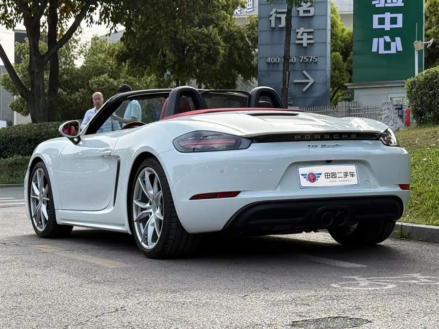 Discover undefined undefined Exterior Interior Images.Find all aspects and details of cars.