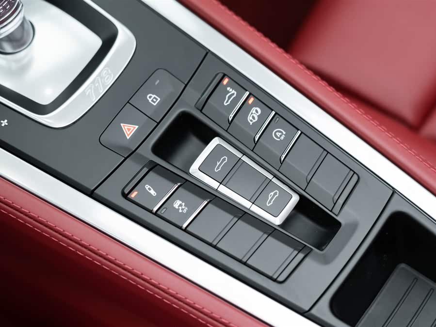 Discover undefined undefined Exterior Interior Images.Find all aspects and details of cars.