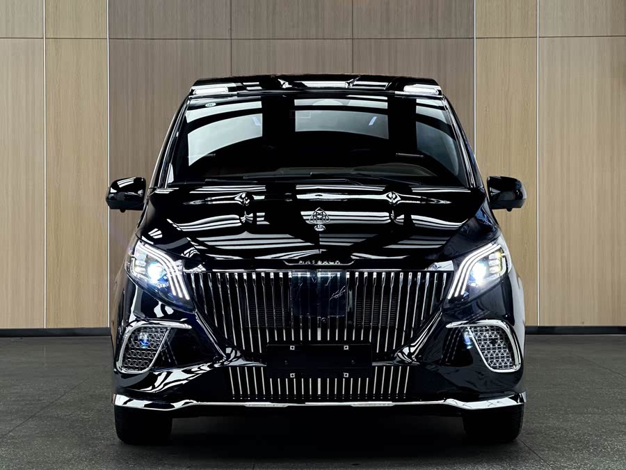 Discover undefined undefined Exterior Interior Images.Find all aspects and details of cars.