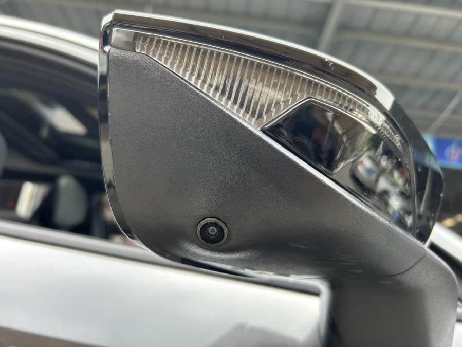Discover undefined undefined Exterior Interior Images.Find all aspects and details of cars.