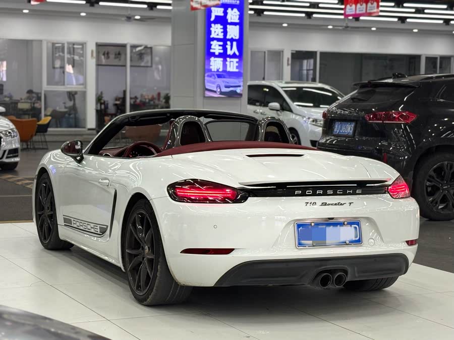 Discover undefined undefined Exterior Interior Images.Find all aspects and details of cars.