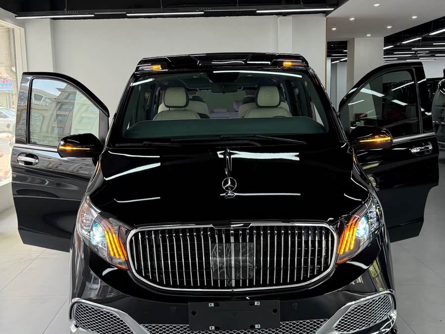 Discover undefined undefined Exterior Interior Images.Find all aspects and details of cars.